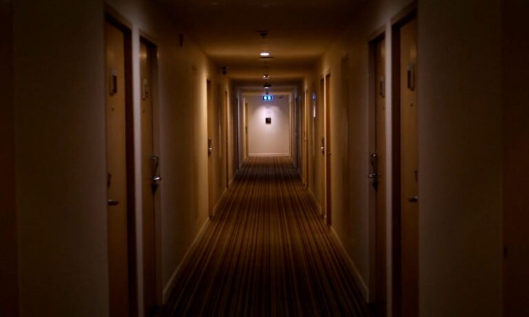 prikaz hodnika bez prozora